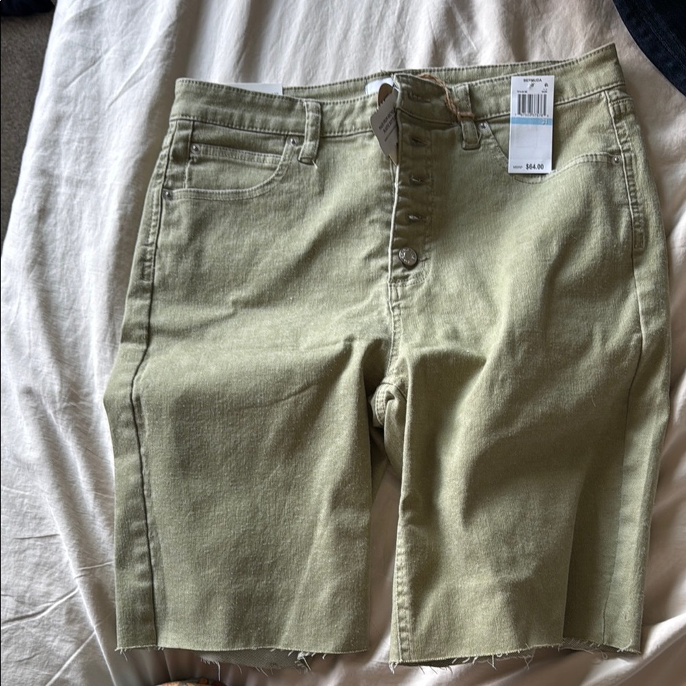 Oat New York Women's Olive shorts